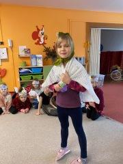 O-dvanácti-měsíčkách-05