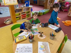 O-dvanácti-měsíčkách-08